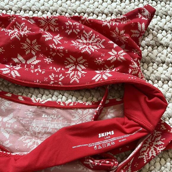 Skims Fits Everybody Scoop Bralette and Botton in Red Snowflake Fair Isle - NWOT - Picture 2 of 2